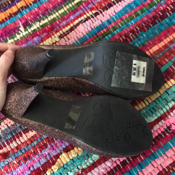 Heels - Picture 4 of 4